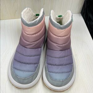 Sanuk Puff and Chill Boots